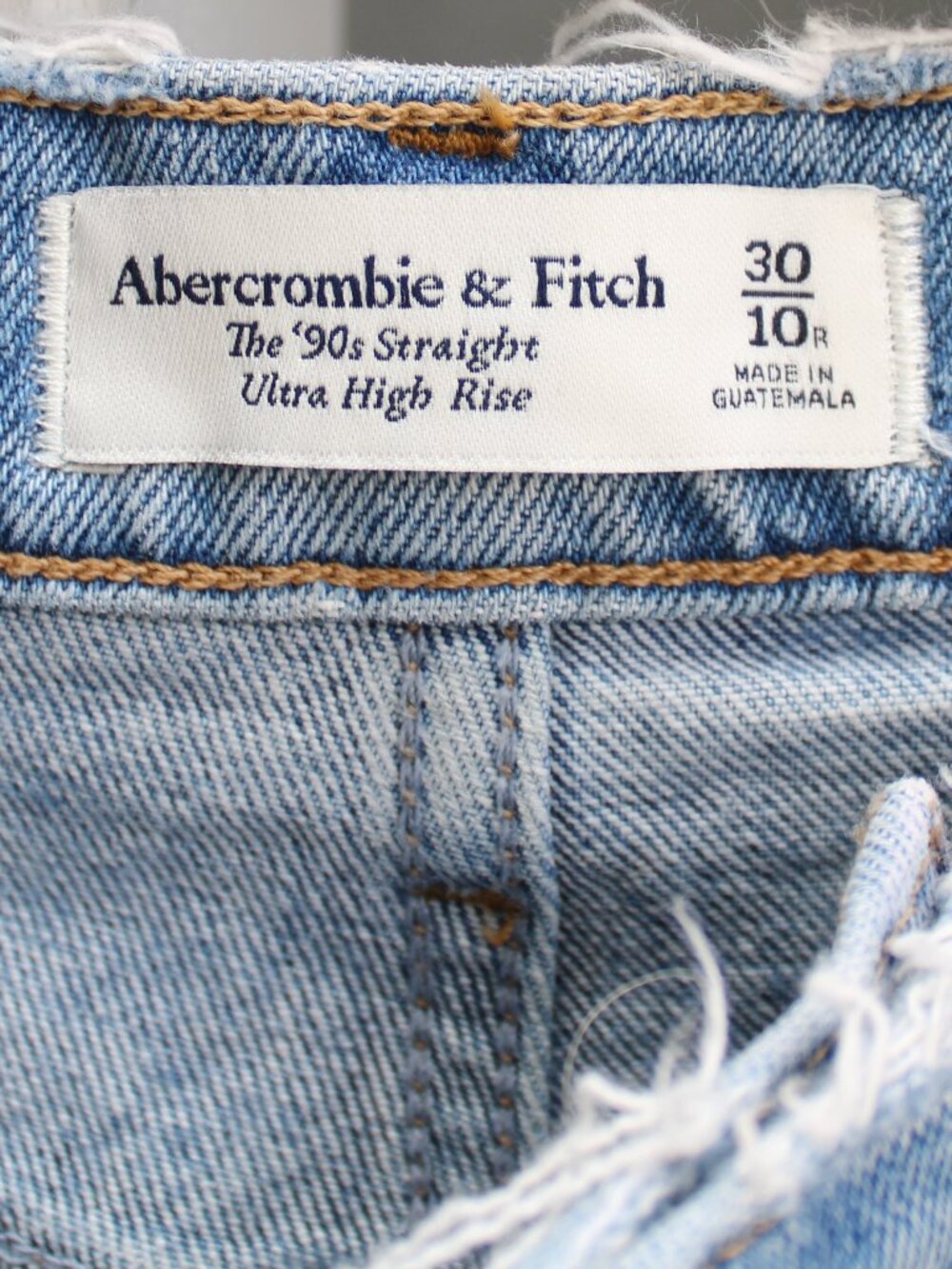 Abercrombie & Fitch Blue Wash The 90s Ultra High-Rise Denim Jean Distress sz 30 - Picture 3 of 6